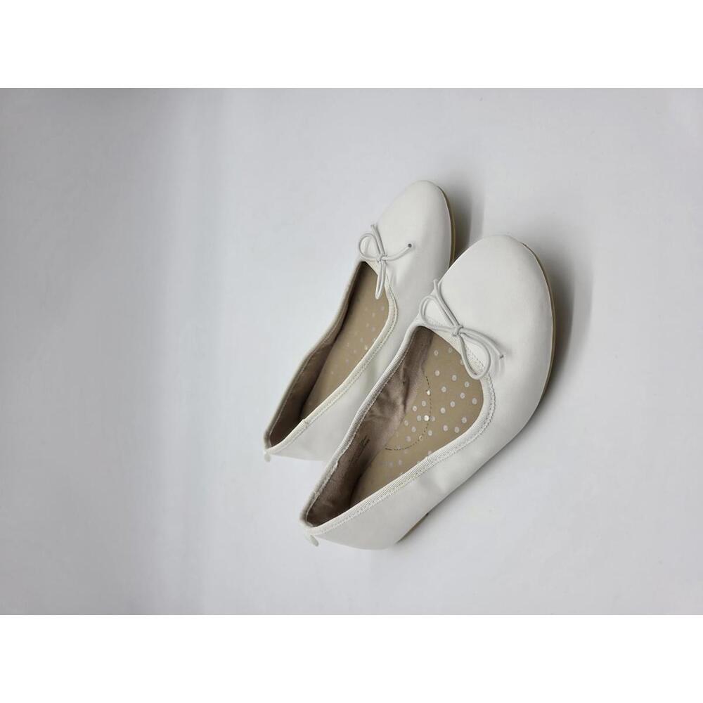 Cat & Jack - EUC - Girls Size 4 - White Ballet Flat With Bow